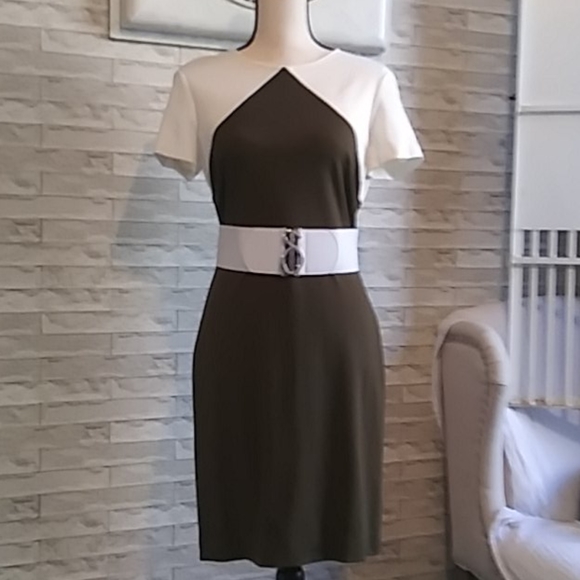 Diane Von Furstenberg Dresses & Skirts - DVF DRESS SIZE 6